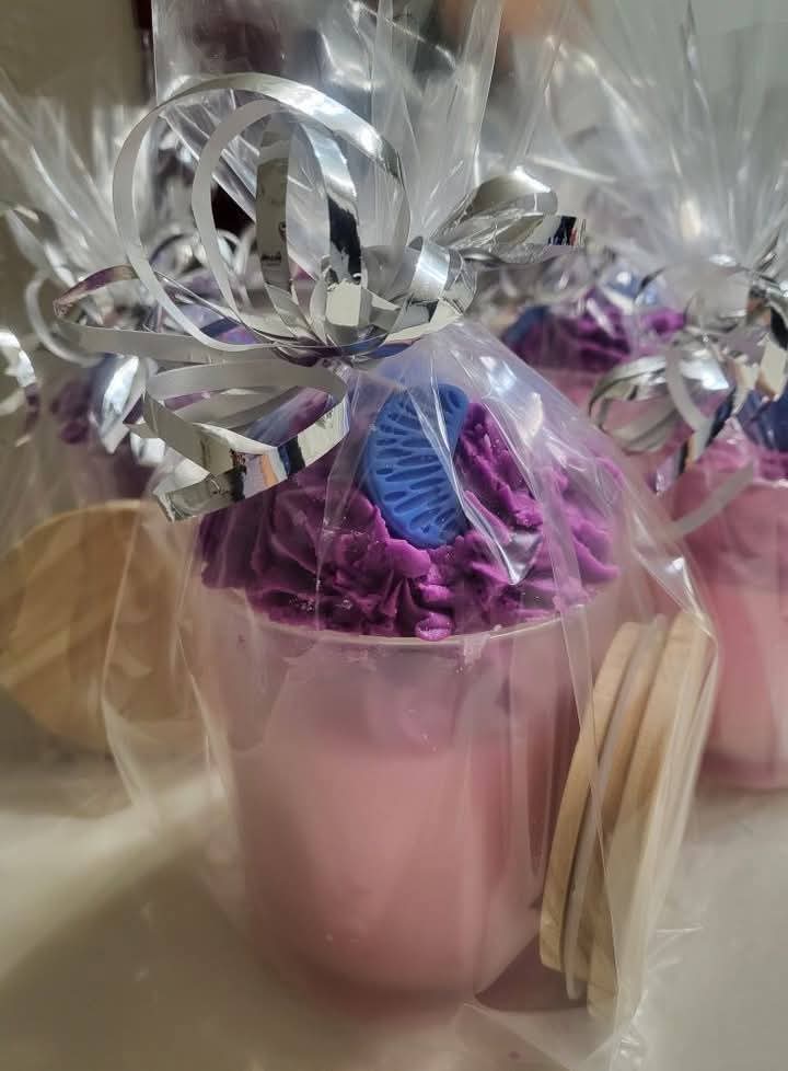 Handcrafted Bawss Up candle 3